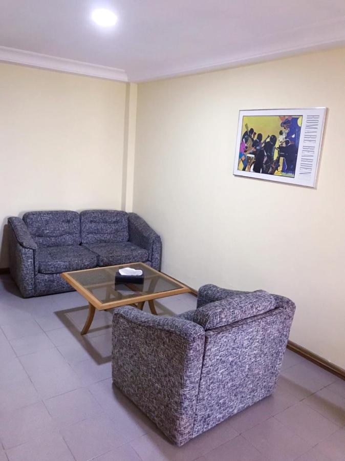 טמה Hotel Marjorie 'Y' מראה חיצוני תמונה