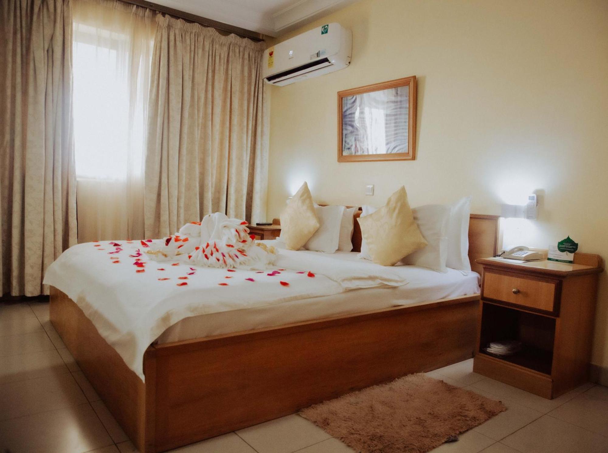 טמה Hotel Marjorie 'Y' מראה חיצוני תמונה