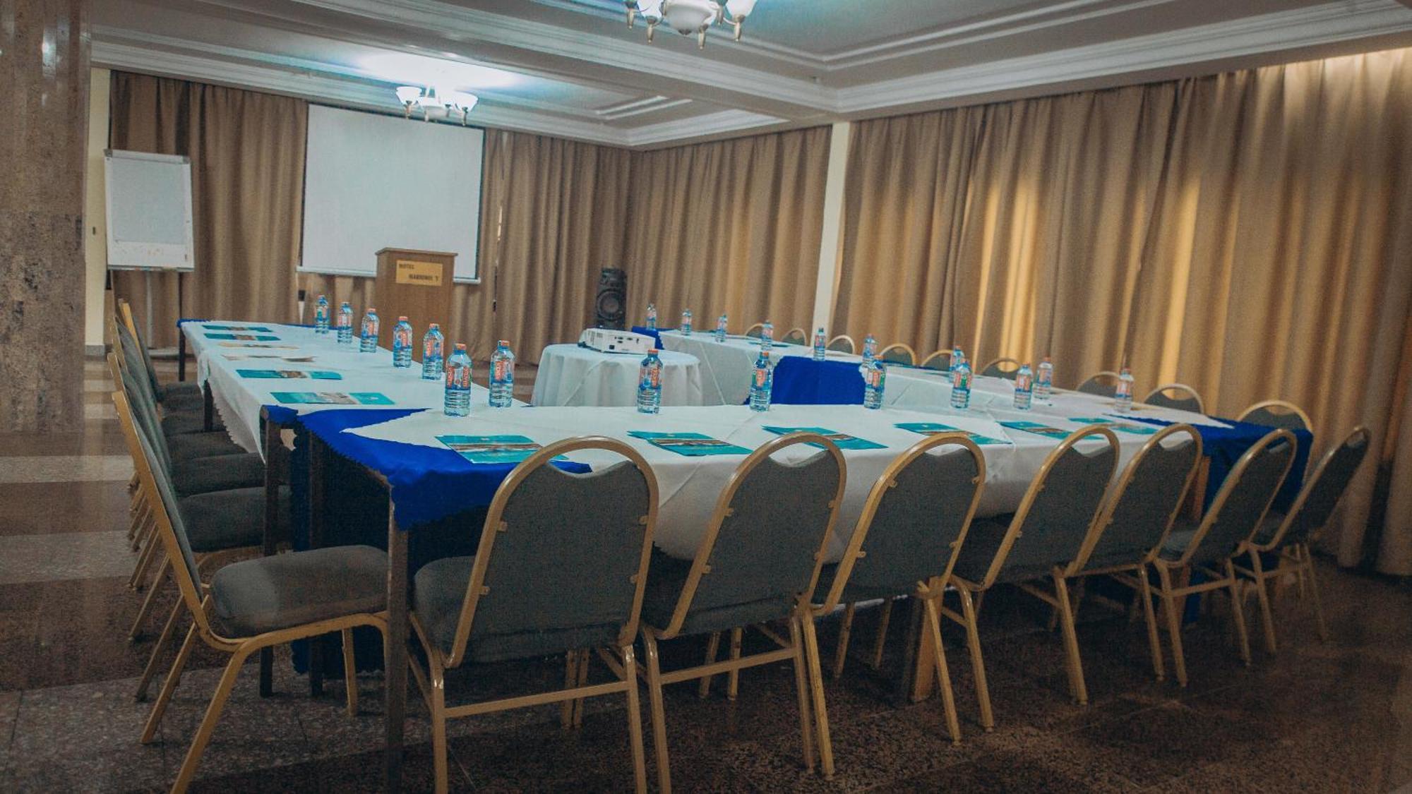טמה Hotel Marjorie 'Y' מראה חיצוני תמונה